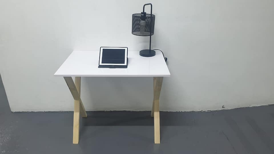 90 cm desk