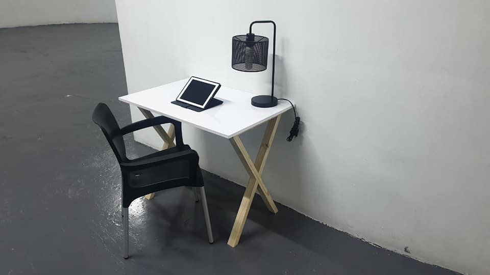 90 cm desk